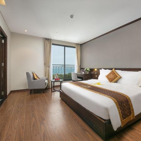 Cosmos Hotel Danang Екстериор снимка