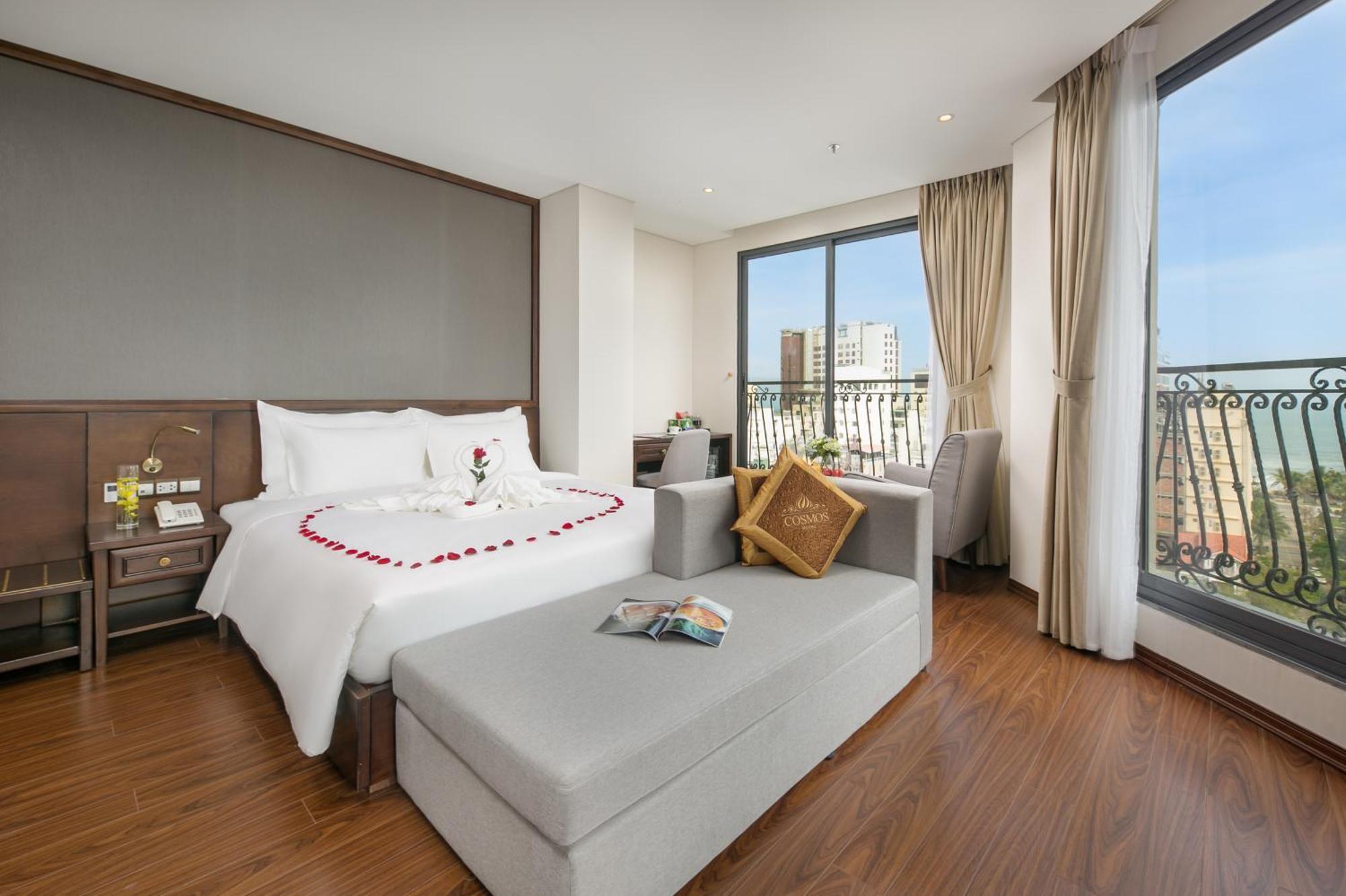 Cosmos Hotel Danang Екстериор снимка